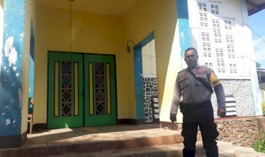 Bhabinkamtibmas-Brigpol-Petrus-Laksanakan-Patroli-Pantau-Giat-Ibadah-Gereja-Di-Tengah-Pandemi-Virus-Covid-19