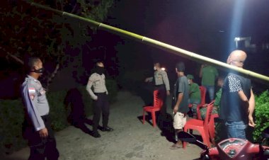 Patroli-Malam,Kanit-Turjawali-Sat-Sabhara-Polres-Lembata-Bripka-Irfandi-Sambang-Posko-Siaga-Covid-19-Desa-Pada-Guna-Antisipasi-Penyebaran-Covid--19