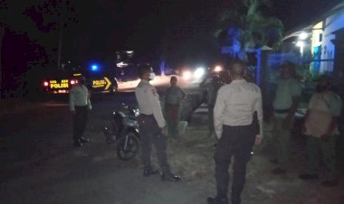 Kasat-Sabhara-Bersama-Anggota-Sat-Sabhara-Patroli-Menyambangi-Posko-Siaga-DESA-PADA