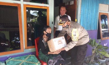 Waka-Polres-Lembata-Melakukan-Anjangsana-Kepada-Warakawuri-Dalam-Rangka-Hari-Bhayangkara-Ke-74