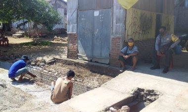 Bhabinkamtibmas-Himbau-Warga-Pahami-Tatanan-Baru-Cegah-Penyebaran-Virus-Covid-19