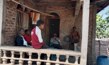 Hadapi-Era-Adaptasi-Kebiasaan-Baru,-Bhabinkamtibmas-Desa-Roho-Sambang-di-Desa-Binaan-Sampaikan-Pesan-Kamtibmas