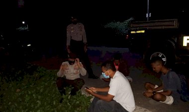 Tekan-Penyebaran-Virus-Covid-19,-Sat-Sabhara-Yang-Dipimpin-Oleh-Kanit-Turjawali-Polres-Lembata-Bripka-Irfandi-Rutin-Lakukan-Patroli.