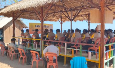 Kapolres-Lembata-Buka-Giat-Anev-Bulanan-Bhabinkamtibmas.