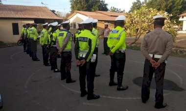 Sat-Lantas-Polres-Lembata-Laksanakan-Apel-Pagi-Dilanjutkan-Dengan-Pengaturan-Pagi.
