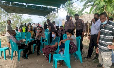 Kepolisian-Resor-Lembata-Lakukan-Proses-Autopsi-Jenazah-Penemuan-Mayat-di-Desa-Tubukrajan