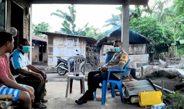 Patroli-Sambang,-Bhabinkamtibmas-Desa-wulandoni-Selipkan-Pesan-Kamtibmas