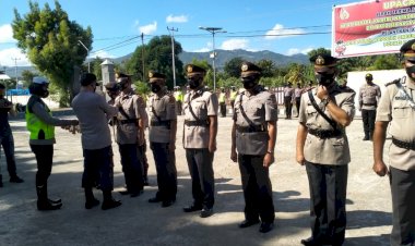 Kapolres-Lembata-Pimpin-Uapacara-Sertijab-Kasat-Sabhara,-Kasat-Resnarkoba,-Kapolsek-Nubatukan-dan-Kapolsek-Nagawutung-serta-Pelantikan-Jabatan-Kasat-Pol-Air,-Kapolsek-Omesuri-dan-Kapolsek-Buyasuri