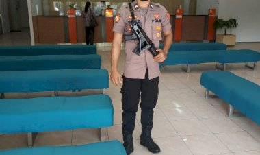 Pastikan-Giat-Perbankan-Aman,-Unit-Pam-Obvit-Sabhara-Polres-Lembata-Laksanakan-Pengamanan-Di-Bank