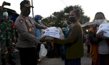 TNI-POLRI-Bagikan-150-Karung-Beras-Dalam-Rangka-PPKM-Dampak-Covid-19-di-Wilayah-Kab.-Lembata.