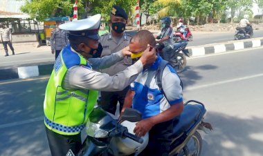 Ops-Patuh-Ranakah-2021,-Polres-Lembata-Lakukan-Sosialisasi-Tertib-Berlalulintas-Dengan-Tetap-Patuhi-Prokes