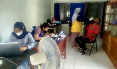 Buka-Pelatihan-Satpam,-Dokkes-Polres-Lembata-Lakukan-Rapit-Tes-Kepada-Calon-Peserta.