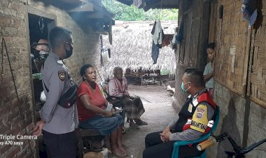 PATROLI-DIALOGIS-BHABINKAMTIBMAS-DESA-WULANDONI-SAMPAIKAN-HIMBAUAN-KAMTIBMAS-DAN-PROKES-PADA-WARGA.