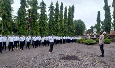 Hari-ke-7-Diklat-Gada-Pratama-Satpam-Gel.II-Thn-2022,-Kapolres-Lembata-Pimpin-Apel-Pagi