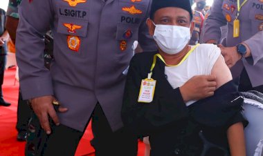 Tinjau-Vaksinasi-di-Aceh,-Kapolri-Minta-Forkopimda-Lakukan-Upaya-Maksimal-Cegah-Peningkatan-Positivity-Rate