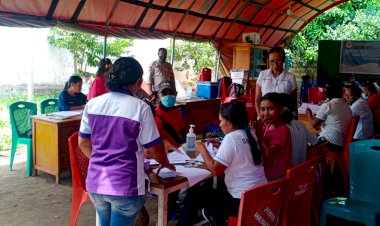 Bhabinkamtibmas-Pastikan-Warga-Binaannya-Siap-Di-Vaksin.