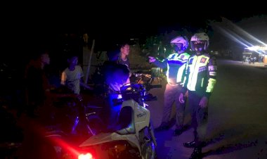 Ciptakan-Kamseltibcar-Lantas,-Sat-Lantas-Polres-Lembata-Terus-Tingkatkan-Patroli-Malam.