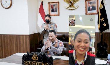 Video-Call-Pesepeda-Peraih-Medali-Sea-Games,-Kapolri:-Indonesia-Sangat-Bangga