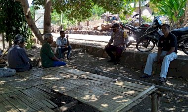 Bhabinkamtibmas-Bripka-Abu-Burhan-Himbaua-Warga-Binaannya-Waspadai-Wabah-PMK.