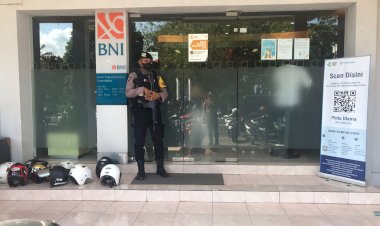 Jaga-Aktifitas-Masyarakat-Tetap-Kondusif,-Samapta-Polres-Lembata-Lakukan-Pengaman-Ojek-Vital.