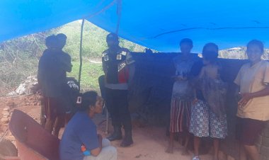 Bhabinkamtibmas-Desa-Watodiri-Berikan-Penyuluhan-Kepada-Warga-Binaannya.