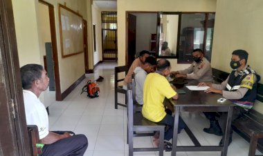 Bhabinkamtibmas-AIPDA-FRANGKY-MOLLE-Bantu-Mediasi-Permasalahan-Warga-Binaannya.