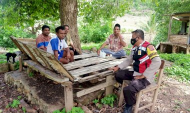 Ciptakan-Situasi-Kamtibmas-Yang-Kondusif-Bhabinkamtibmas-Rutin-Sambangi-Warga-Binaannya.