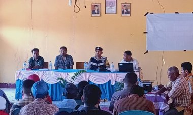 Hadiri-Musyawarah-Desa,-Bhabinkamtibmas-Ajak-Warga-Hindari-Penyakit-Masyarakat.