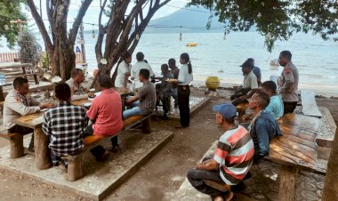 Jumat-Curhat-Waka-Polres-Lembata-Sambangi-Masyarakat-Desa-Waienga-Dan-Desa-Lerahinga.