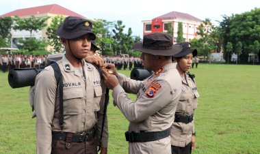 Kapolda-NTT-Irjen-Pol-Drs.-Johni-Asadoma,-M.Hum-lepas-keberangkatan-peserta-Pembaretan-Bintara-Remaja-(Baja)-Angkatan-48-tahun-2023