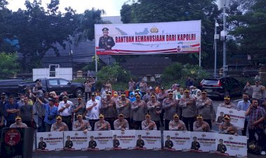 Ribuan-Paket-Sembako-dari-Kapolri-Disebar-ke-Masyarakat-di-Slum-Area-Jaksel