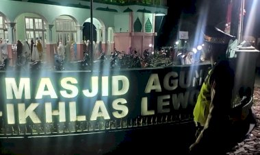 Sat-Lantas-Polres-Lembata-Laksanakan-Kegiatan-Pengamanan-Sholat-Tarawih-di-Masjid