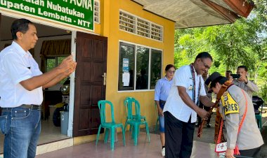 Kapolres-Lembata-mengikuti-Giat-Safari-Kamtibmas-bersama-Polres-Lembata-di-Aula-Anton-Enga-Tifaona-Kec.-Nubatukan,-Kab.-Lembata