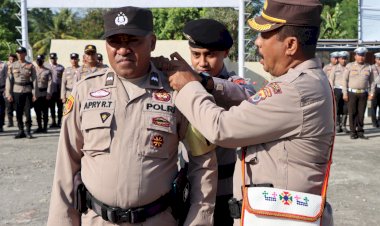 Waka-Polres-Lembata-Kukuhkan-104-Polisi-RW.