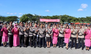 Kapolres-Lembata-Pimpin-Upacara-Tabur-Bunga-Peringati-HUT-Bhayangkara-Ke-77