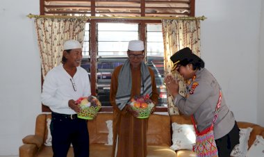 Jelang-Pemilu-2024,-Kapolres-Lembata-dan-Kasat-Intelkam-Polres-Lembata-Melakukan-Penggalangan-dengan-Tokoh-Agama-Islam-di-Kota-Lewoleba-Kab.Lembata.
