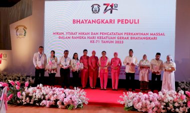 Peringati-HKGB-ke-71-bhayangkari-peduli-gelar-nikah-massal-di-Kalimantan-Barat
