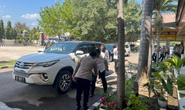 Tim-Idwasda-Polda-NTT-Lakukan-Pemeriksaan-Rutin-di-Polres-Lembata