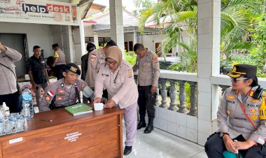 Sidokes-Polres-Lembata-Lakukan-Pengecekan-Kesehatan-Personil-di-Gudang-Logistik