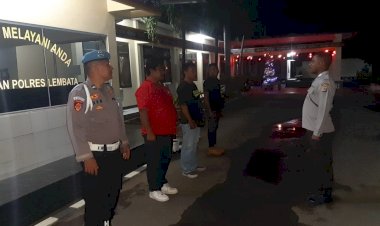 Anggota-Patroli-Polres-Lembata-sampaikan-pesan-pemilu-damai-kepada-warga-masyarakat