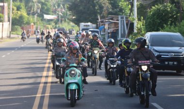 Gong-Pilkada-Lembata-Di-Tabuh-Kapolres-Vivick-Pimpin-Patroli-Jalan-Kaki-Serukan-Jaga-Kamtibmas