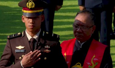 *RILIS-SSDM-POLRI*----*Michael-Josua,-Perwira-Remaja-Polri-Pertama-dan-Satu-satunya-Penganut-Konghucu-yang-dilantik-Presiden-Jokowi*