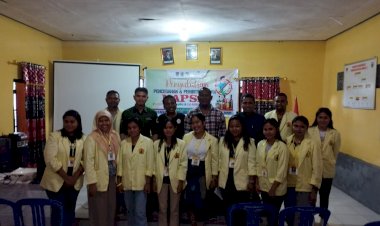 Memberikan-materi-penyuluhan-tentang-narkotika-dan-psikotropika-kepada-warga-desa-Mahal-ll-kec.omesuri,kab.Lembata-dan-mahasiswa-KKN-sekolah-tinggi-pembangunan-masyarakat-santa-Ursula-ende