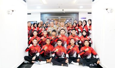 *Lepas-Kontingen-Taekwondo-Polri-ke-Malaysia-dan-Thailand,-As-SDM-Kapolri-Motivasi-Atlet-Dengan-Beasiswa-Pendidikan*