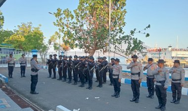 BANTUAN-KEAMANAN-OPERASI-(BKO)-DARI-SAT-BRIMOB-POLDA-NTT-DAN-POLISI-TUGAS-UMUM-POLDA-NTT-DI-TERJUNKAN-UNTUK-MEMBANTU-MELAKUKAN-PENGAMANAN-PEMILU-PILKADA-BUPATI-DAN-WAKIL-BUPATI-DI-KABUPATEN-LEMBATA