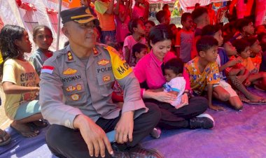 *Kapolres-Flotim-Bersama-Bhayangkari-Hadirkan-Keceriaan-bagi-Anak-Korban-Erupsi-Lewotobi*