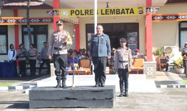 Kapolres-Lembata-sampaikan-komitmen-polri-dalam-pelaksanaan-pengamanan-Nataru-saat-pelaksanaan-apel-gelar-pasukan-ops-lilin-turangga-2024