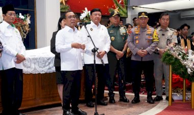 Jelang-Ibadah-Malam-Natal,-Menko-Polkam-Kapolri-Tinjau-Gereja-GKI-Samanhudi-dan-Gereja-Immanuel