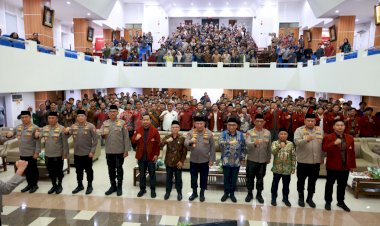 Hadiri-Penutupan-Pleno-Hima-Persis,-Kapolri:-Mari-Jaga-Keberagaman-Untuk-Wujudkan-Indonesia-Emas-2045