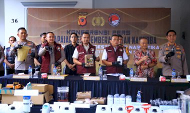 **Polri-Ungkap-Laboratorium-Clandestine-Narkoba-Terbesar-di-Jawa-Barat,-5-Juta-Jiwa-Diselamatkan**